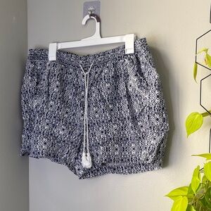 Briggs New York High Waist Navy and White Geometric Shorts